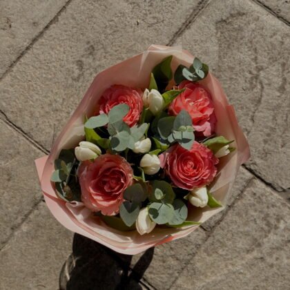 Somon Gül & Beyaz Lale Buketi